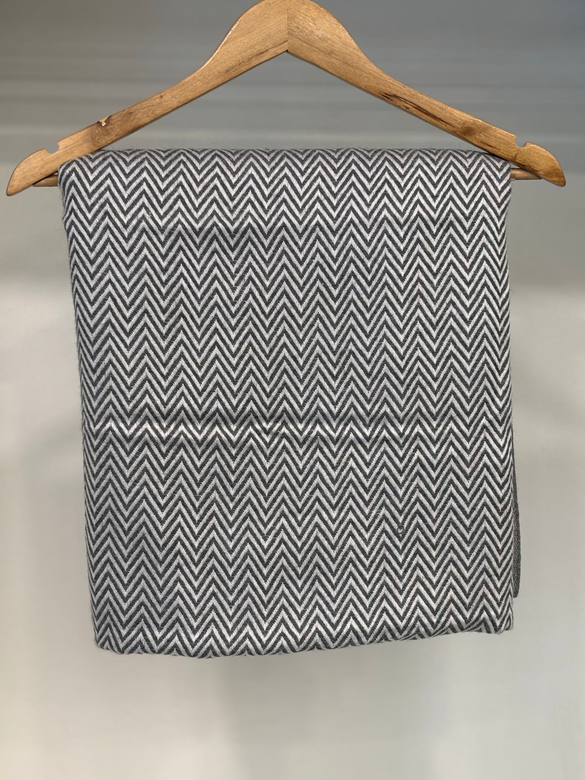 Handcrafted Wool Blanket – Soft, Warm & Stylish Winter Throw