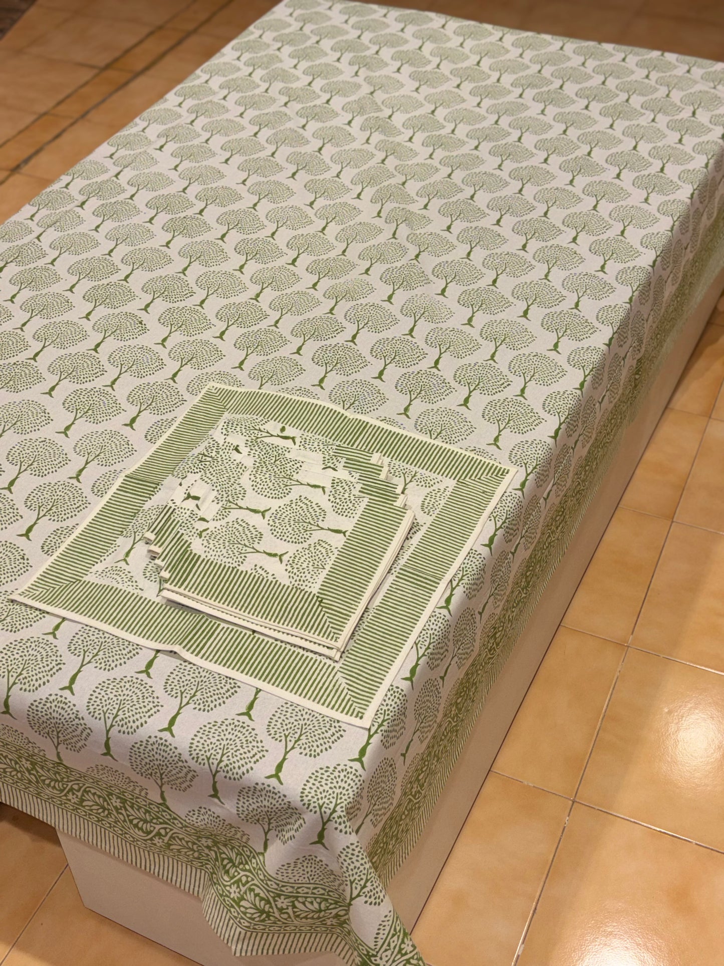 Hand block printed cotton table cover 6 seater