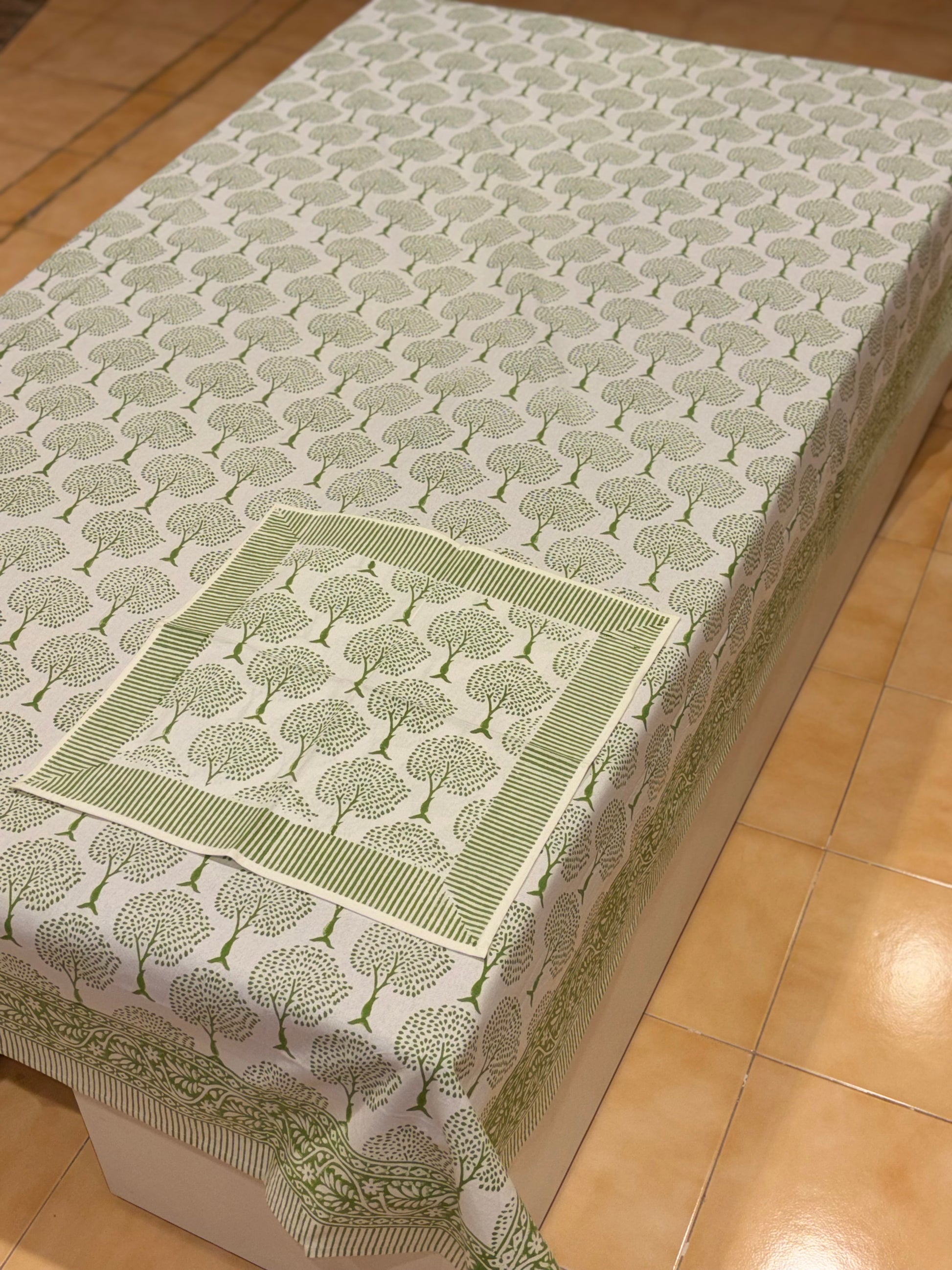 Hand block printed cotton table cover 6 seater