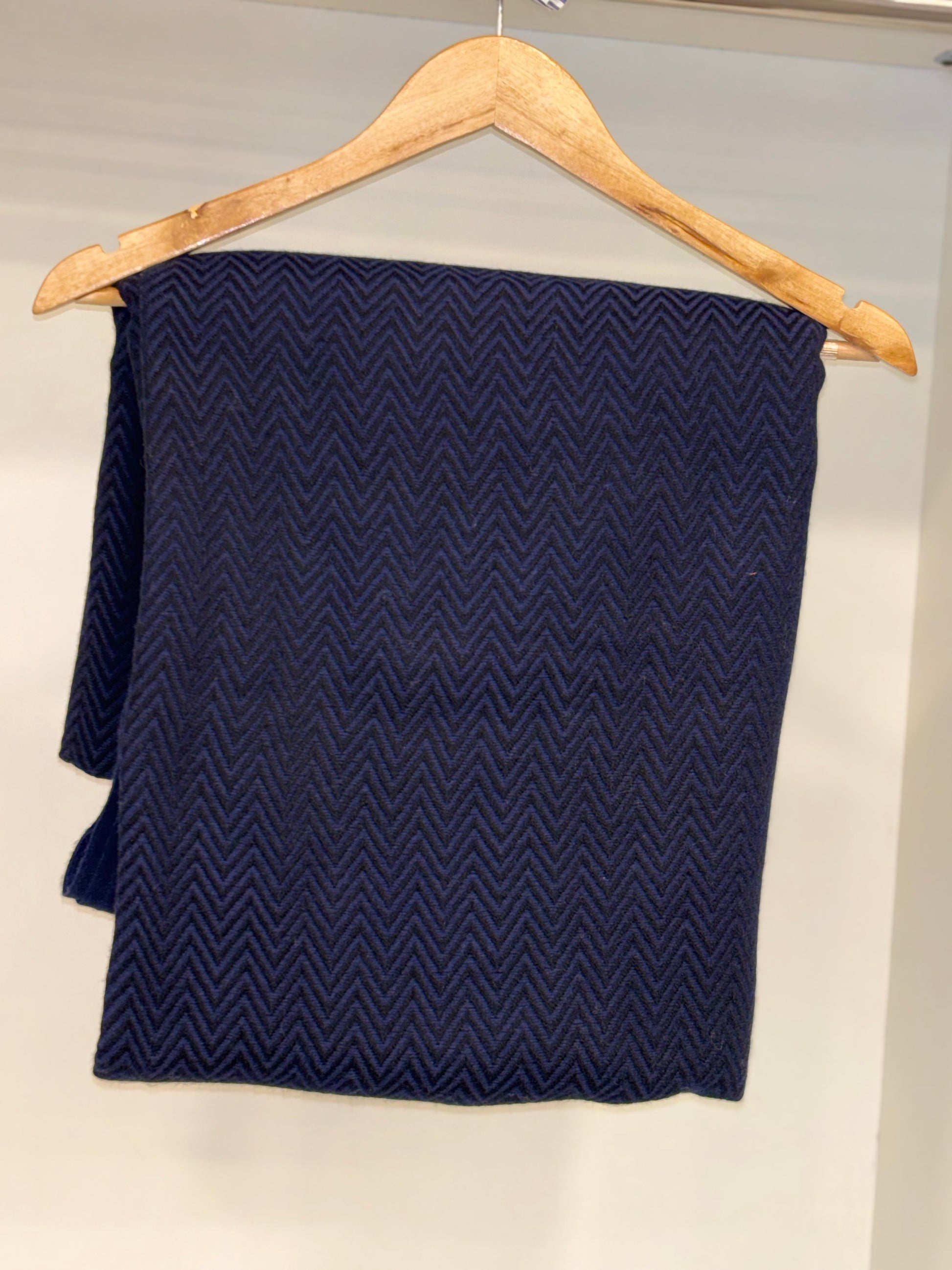 Handcrafted Wool Blanket – Soft, Warm & Stylish Winter Throw