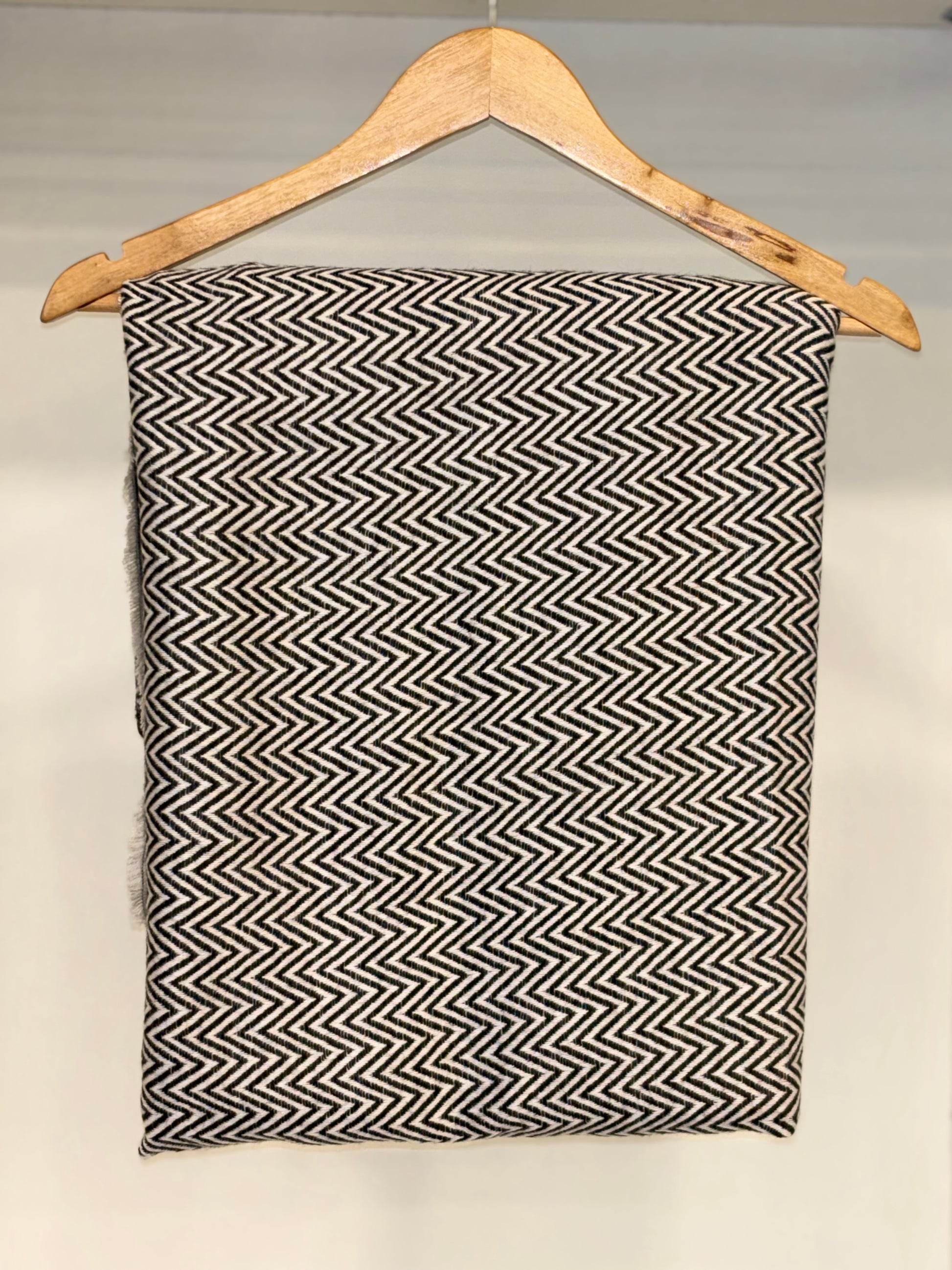 Handcrafted Wool Blanket – Soft, Warm & Stylish Winter Throw