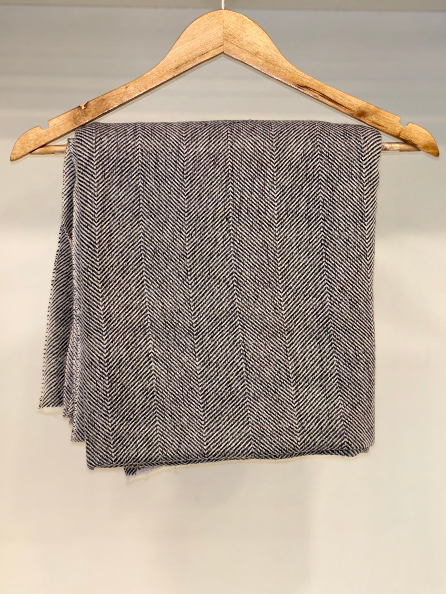 Handcrafted Wool Blanket – Soft, Warm & Stylish Winter Throw