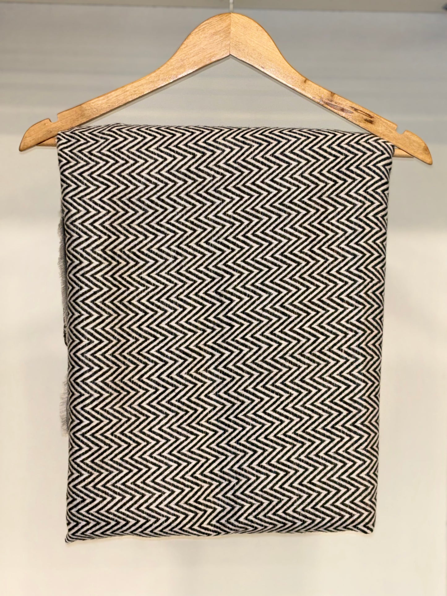 Handcrafted Wool Blanket – Soft, Warm & Stylish Winter Throw